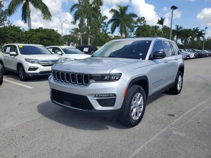 2022 Jeep Grand Cherokee Limited photo 1