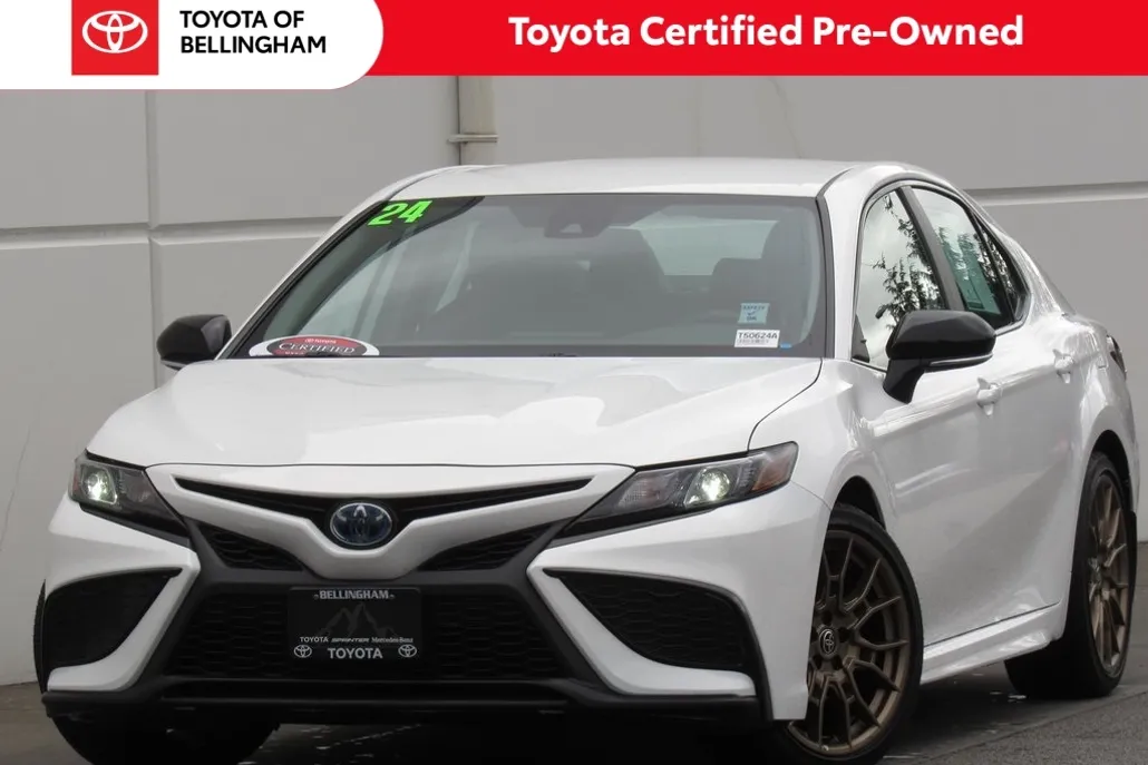 2024 Toyota Camry Hybrid SE photo 1