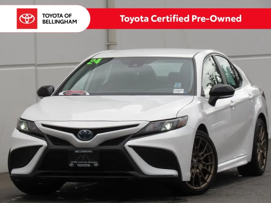 2024 Toyota Camry Hybrid SE photo 1