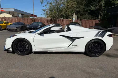 2023 Chevrolet Corvette Z06 Convertible photo 2