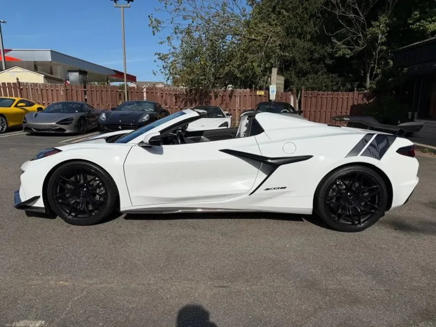 2023 Chevrolet Corvette Z06 Convertible photo 2