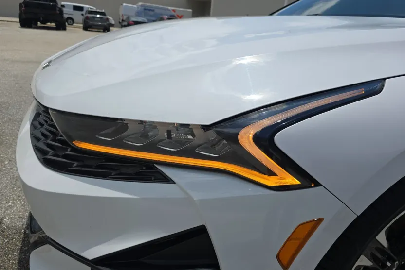 2022 Kia K5 GT-Line photo 1