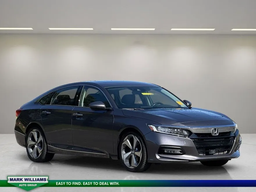 2020 Honda Accord Touring 2.0T photo 1