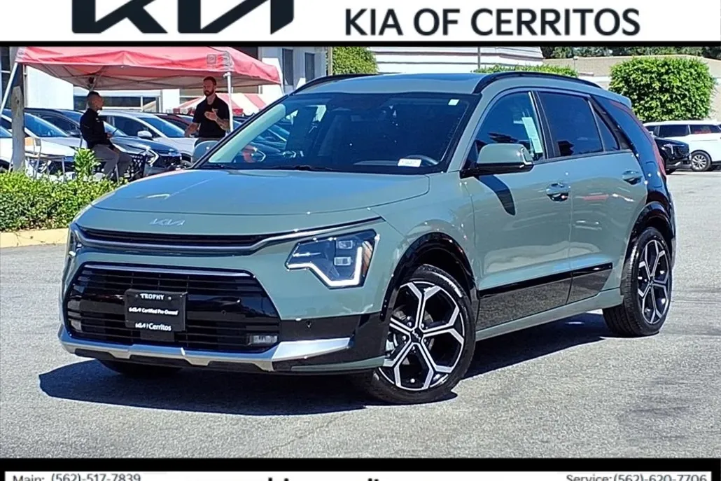 2024 Kia Niro SX Touring photo 1