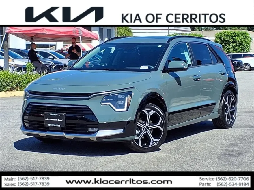 2024 Kia Niro SX Touring photo 1
