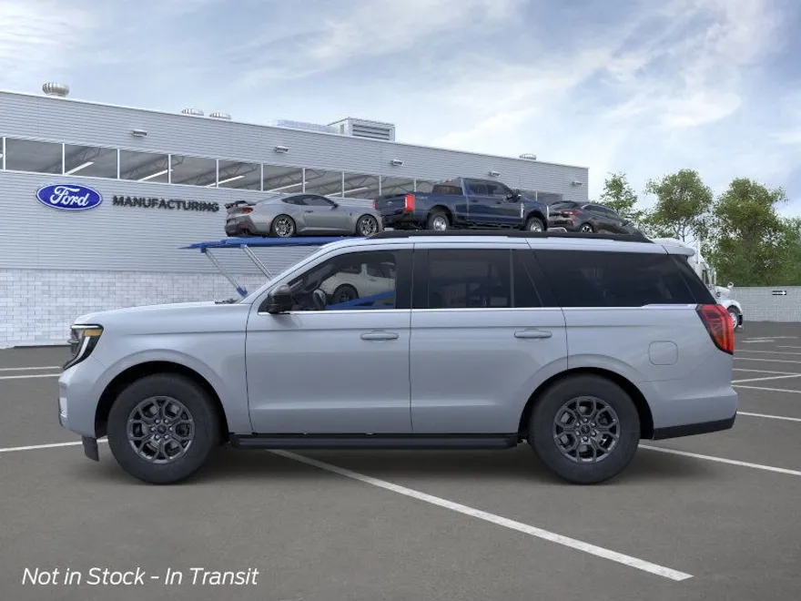 2025 Ford Expedition photo 1