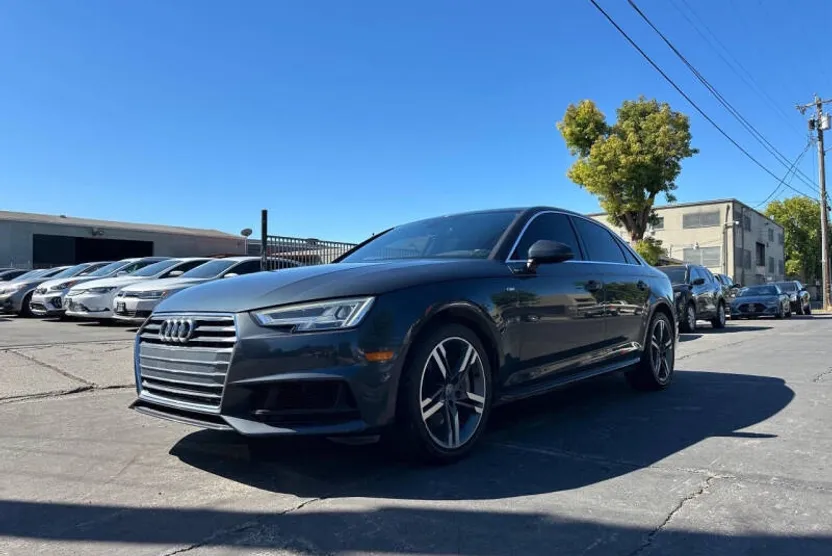 2017 Audi A4 2.0T Quattro Premium Plus photo 1