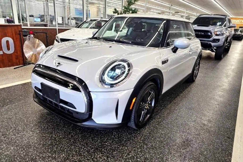 2022 Mini Cooper 2 Door Hardtop SE photo 1