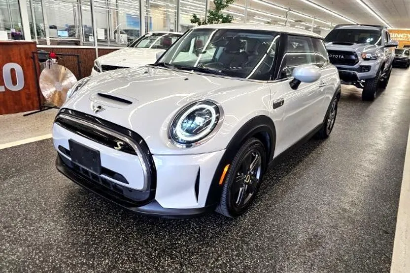 2022 Mini Cooper 2 Door Hardtop SE photo 1