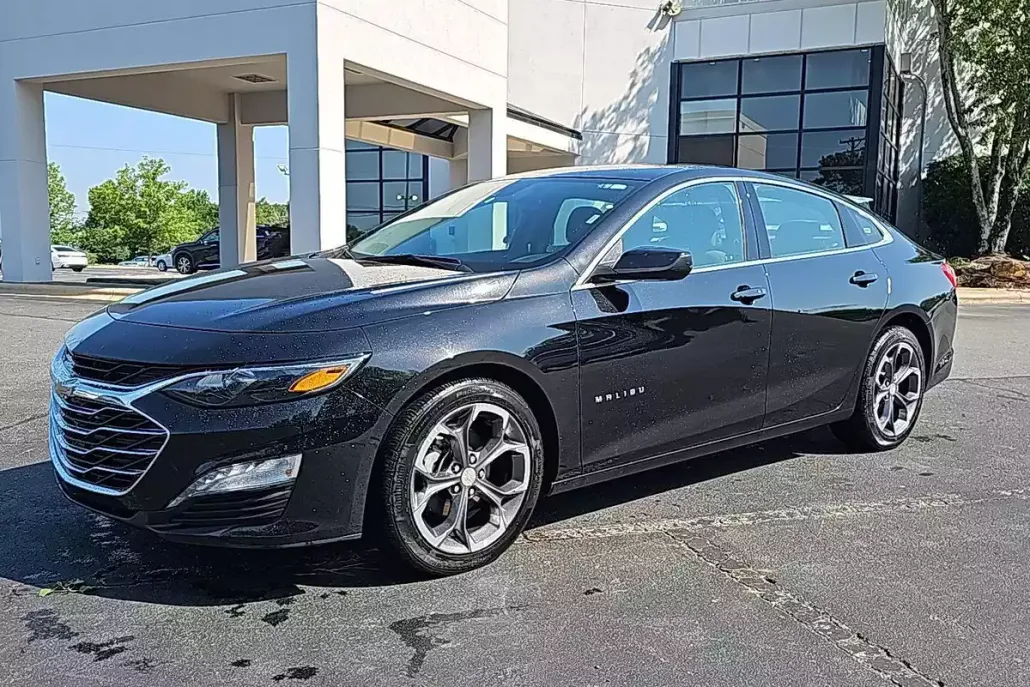 2024 Chevrolet Malibu 1LT photo 1