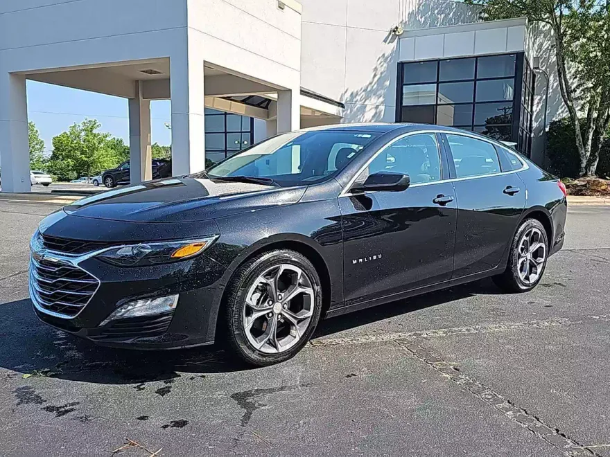 2024 Chevrolet Malibu 1LT photo 1