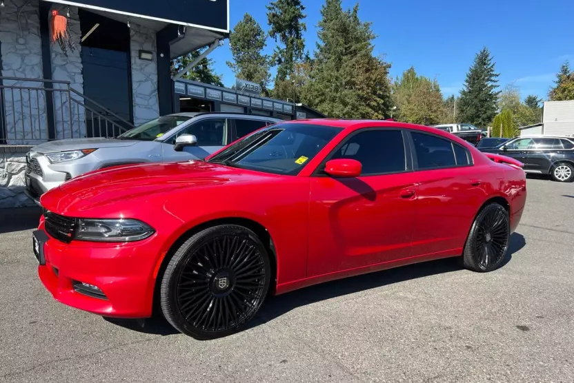 2015 Dodge Charger SXT photo 1