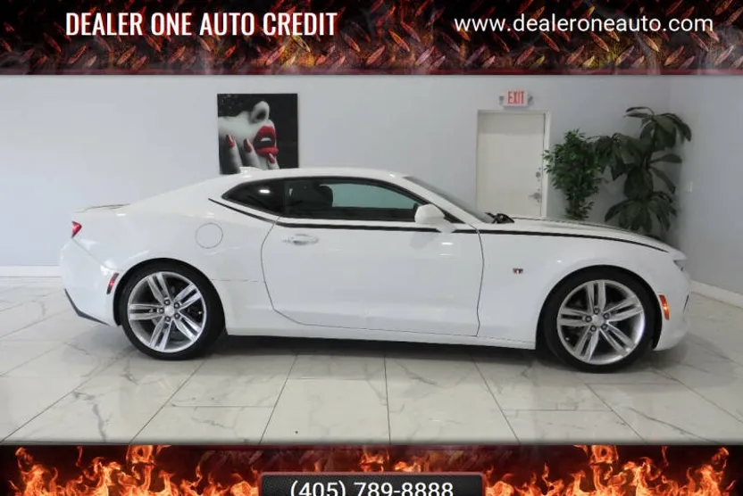 2018 Chevrolet Camaro Coupe 1LT photo 1