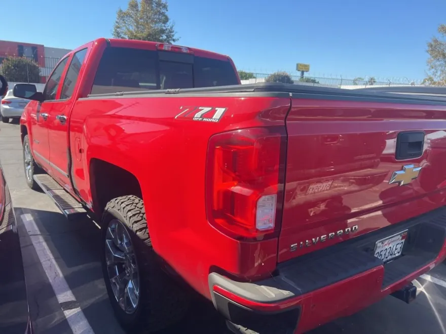 2018 Chevrolet Silverado 1500 LTZ photo 2