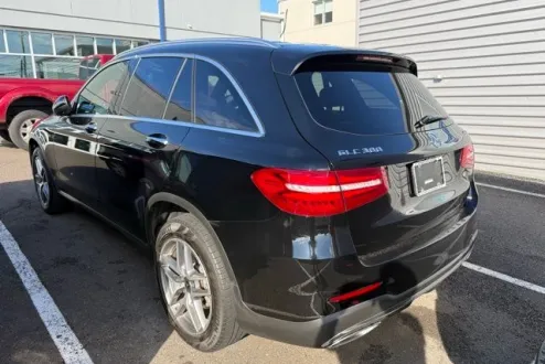 2019 Mercedes Benz GLC 300 4MATIC photo 3