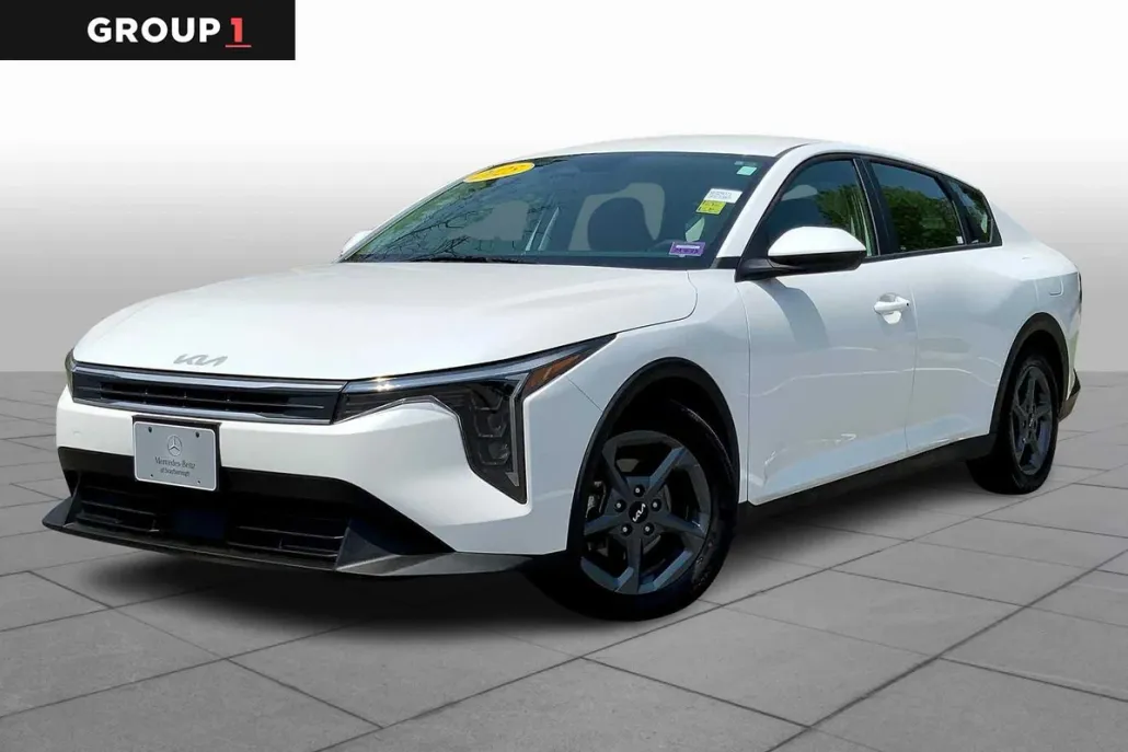 2025 Kia K4 LXS photo 1