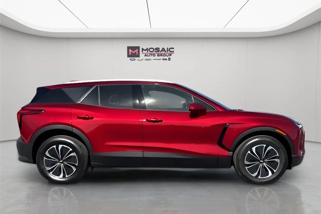 2025 Chevrolet Blazer EV photo 1