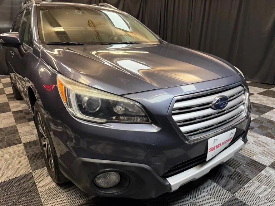 2016 Subaru Outback 2.5i Limited photo 1