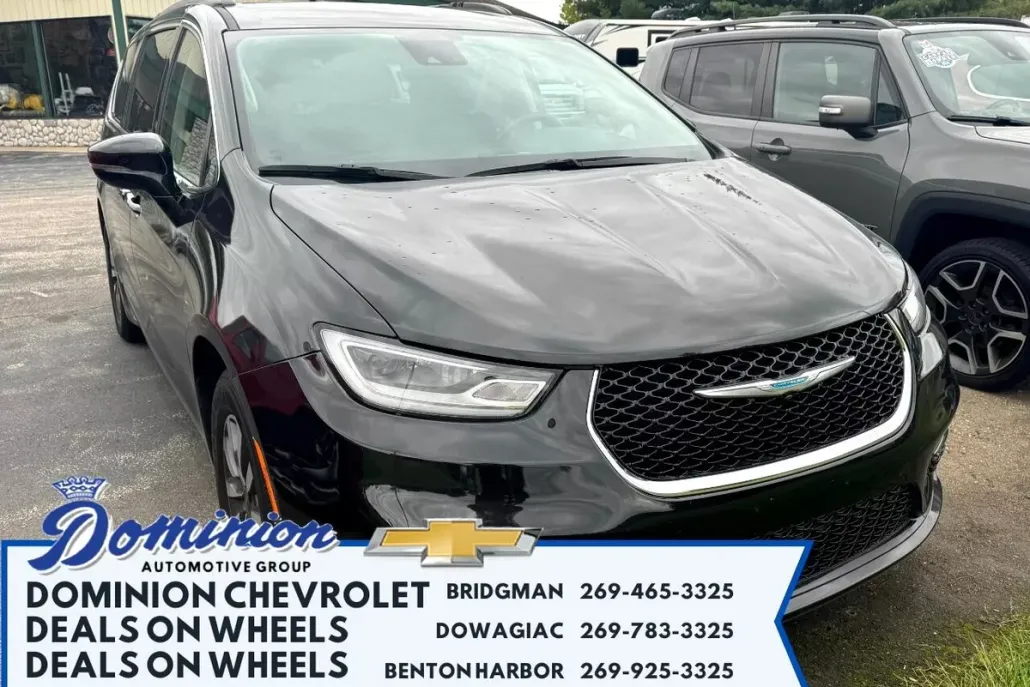 2021 Chrysler Pacifica Hybrid Touring photo 1