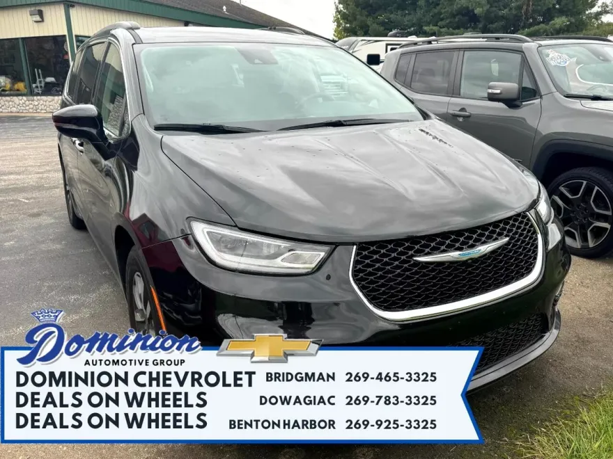 2021 Chrysler Pacifica Hybrid Touring photo 1