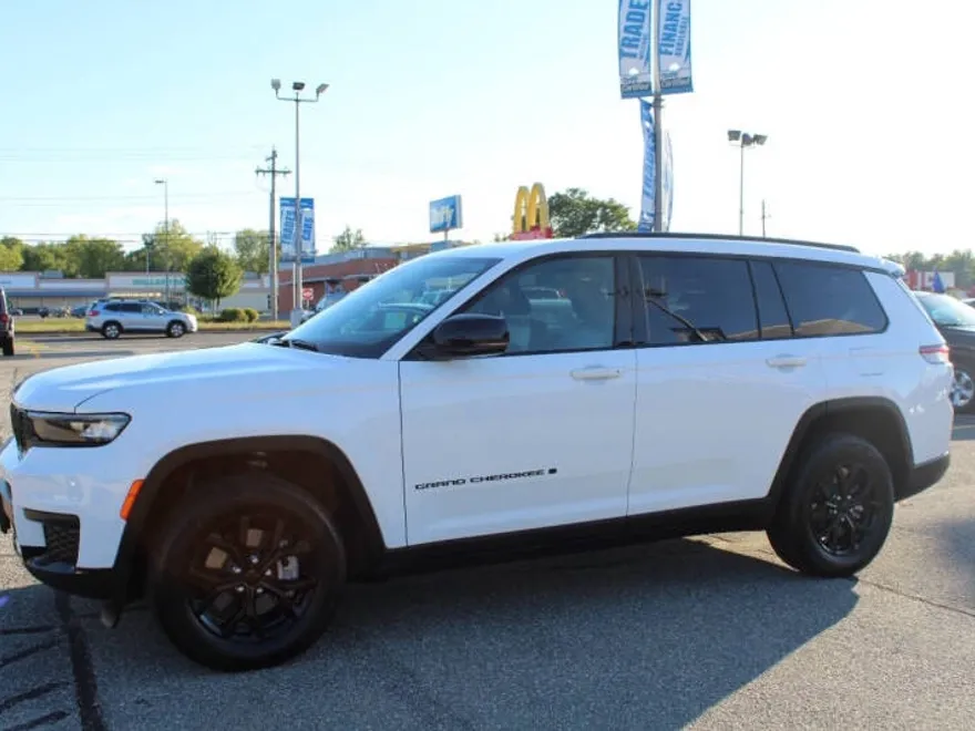 2024 Jeep Grand Cherokee L photo 1