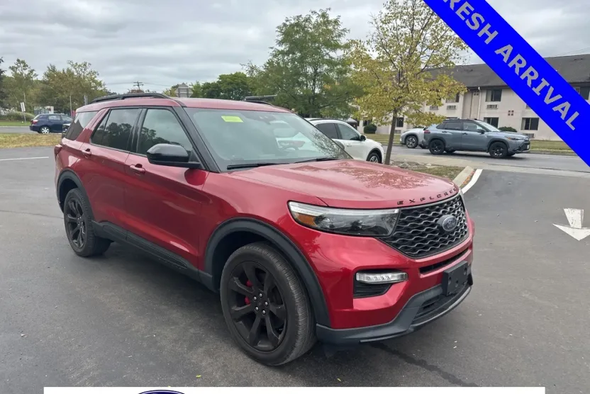 2022 Ford Explorer ST photo 1