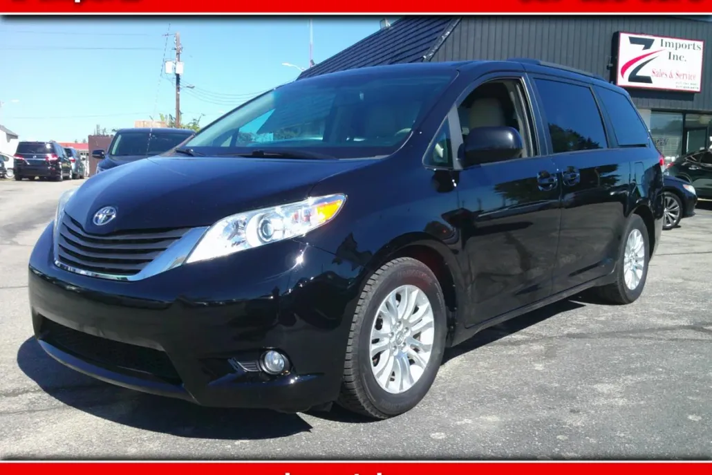 2014 Toyota Sienna XLE photo 1
