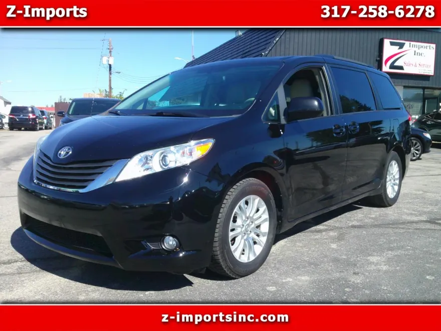 2014 Toyota Sienna XLE photo 1