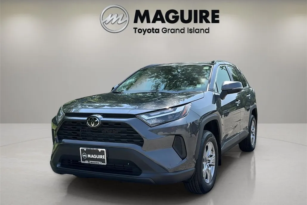 2025 Toyota RAV4 XLE photo 1