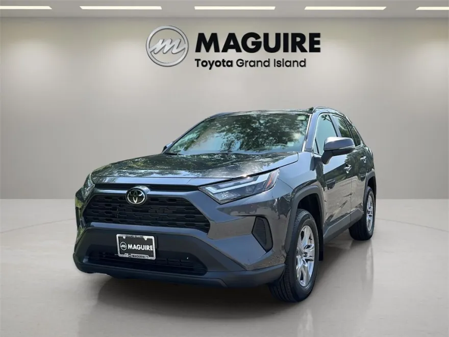 2025 Toyota RAV4 XLE photo 1