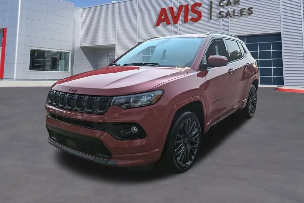 2023 Jeep Compass Limited photo 1