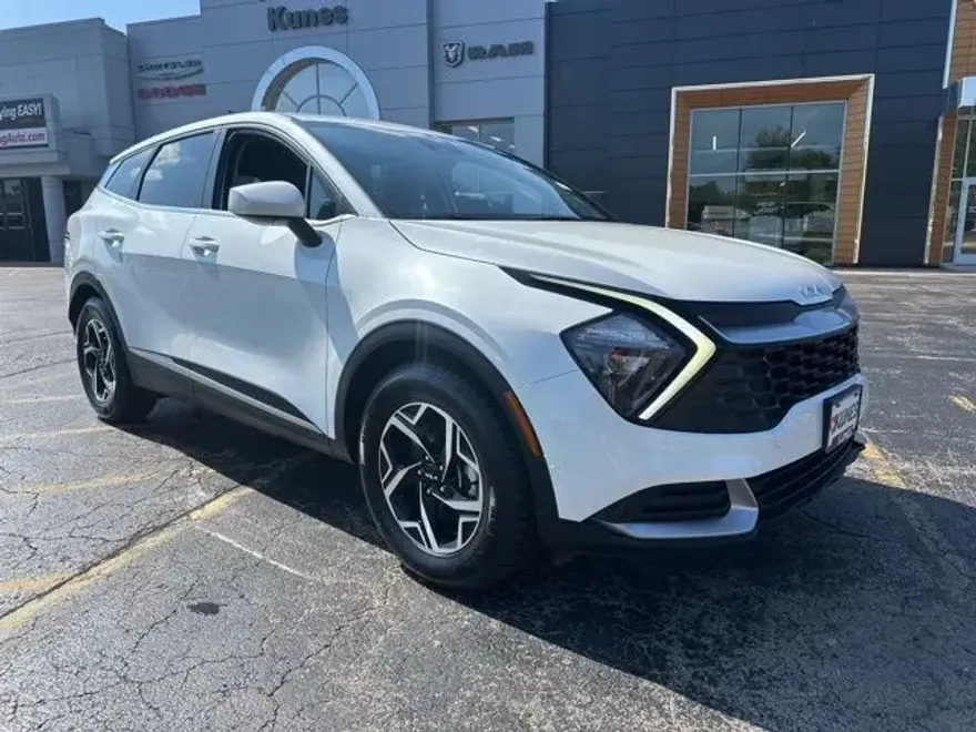 2023 Kia Sportage LX photo 1