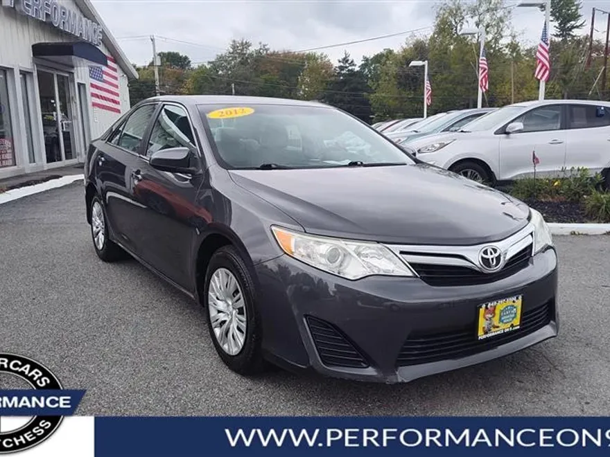 2012 Toyota Camry LE photo 1