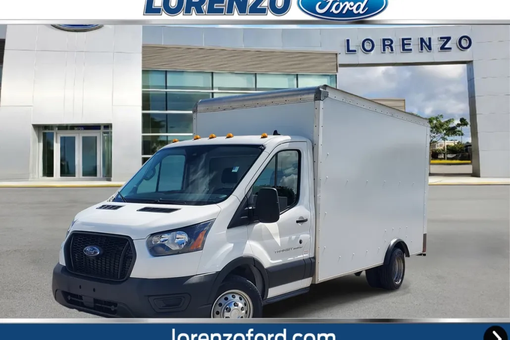 2023 Ford Transit Cutaway photo 1
