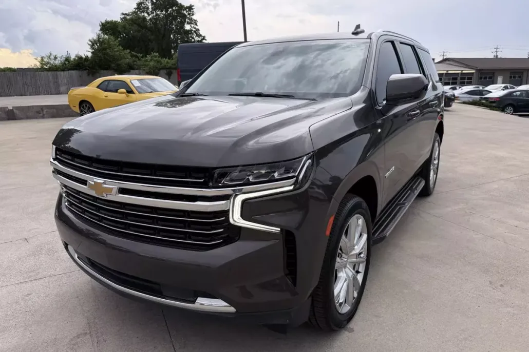 2021 Chevrolet Tahoe LT photo 1