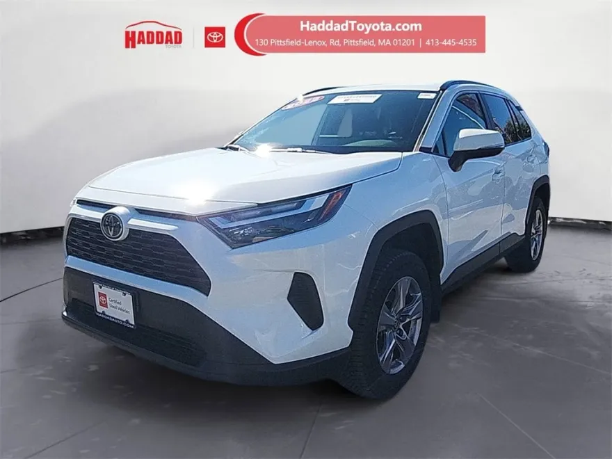 2022 Toyota RAV4 XLE photo 1