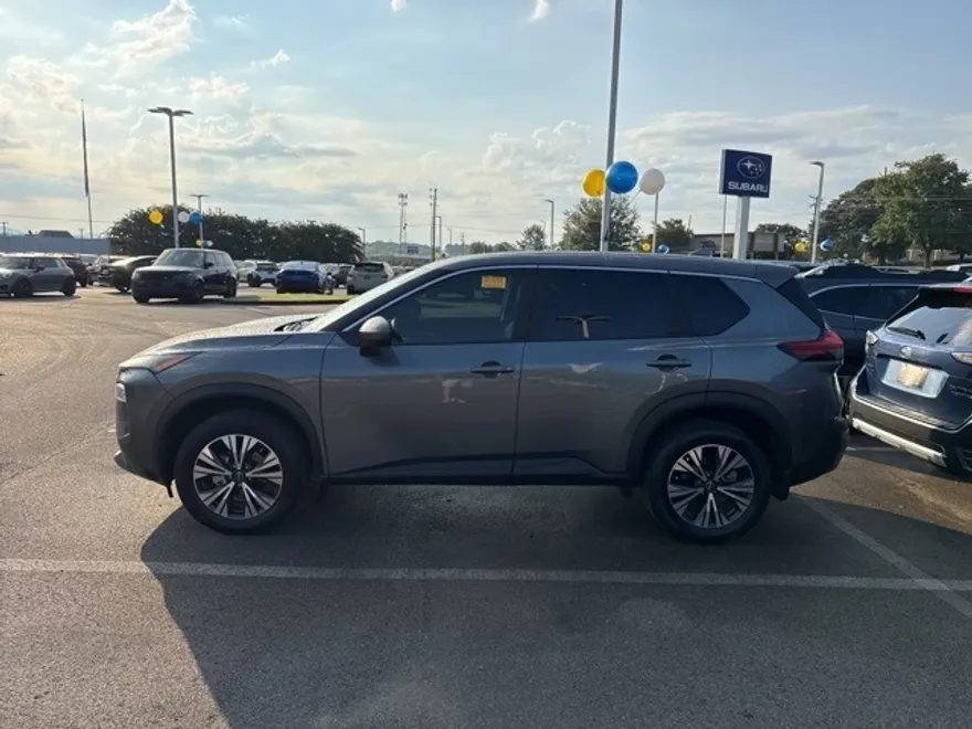 2023 Nissan Rogue SV photo 1
