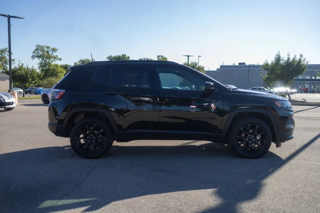 2022 Jeep Compass Latitude photo 1