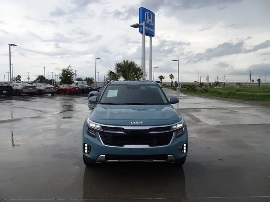 2024 Kia Seltos SX photo 1