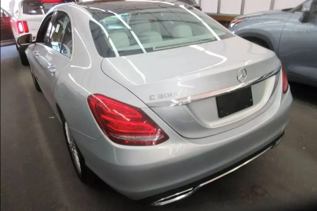 2017 Mercedes Benz C 300 4MATIC Sedan photo 1