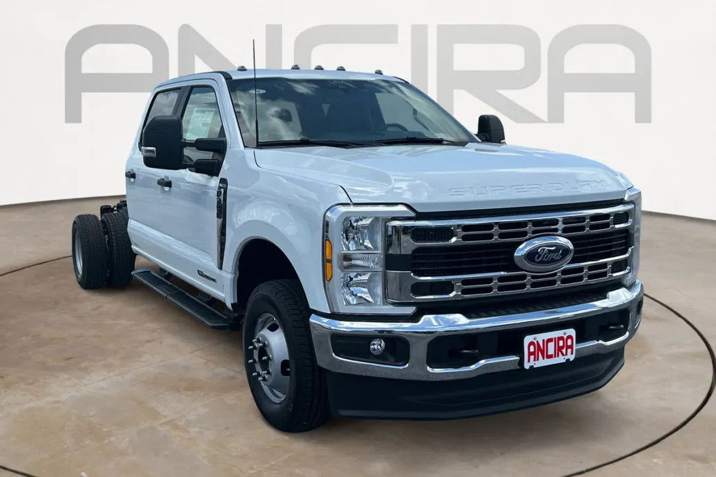 2025 Ford F-350 XL photo 1