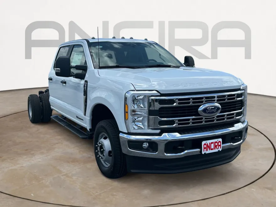2025 Ford F-350 XL photo 1