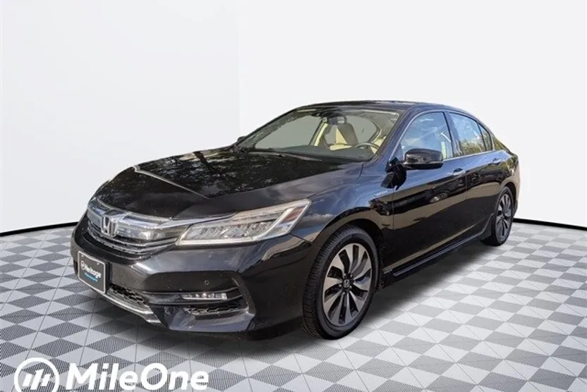 2017 Honda Accord Hybrid Touring photo 1