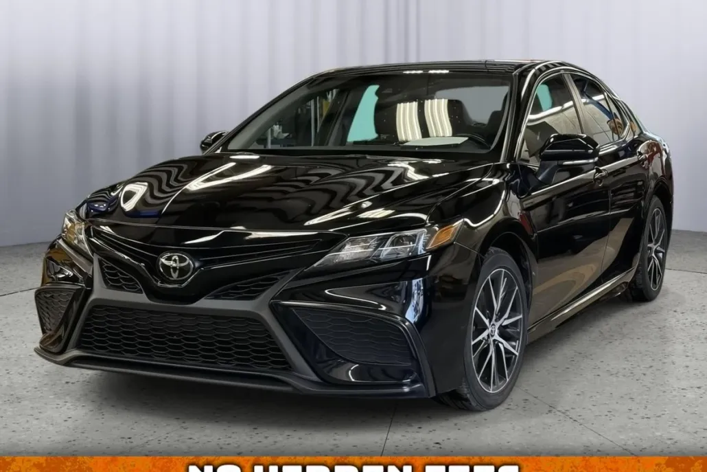 2023 Toyota Camry SE photo 1
