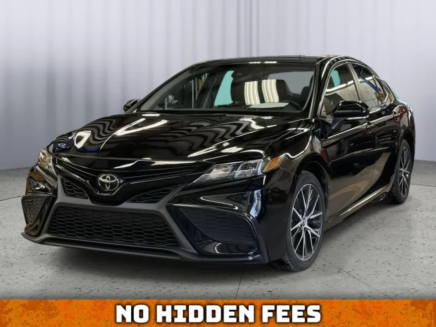 2023 Toyota Camry SE photo 1