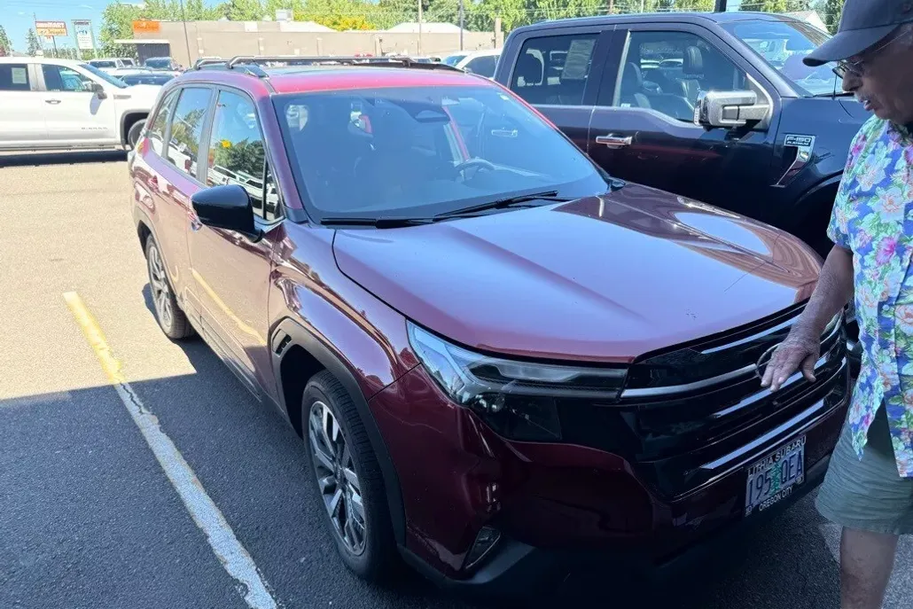 2025 Subaru Forester Touring photo 1