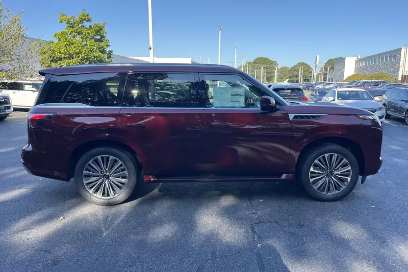 2026 Infiniti QX80 Luxe photo 1
