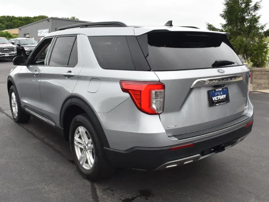2022 Ford Explorer XLT photo 1