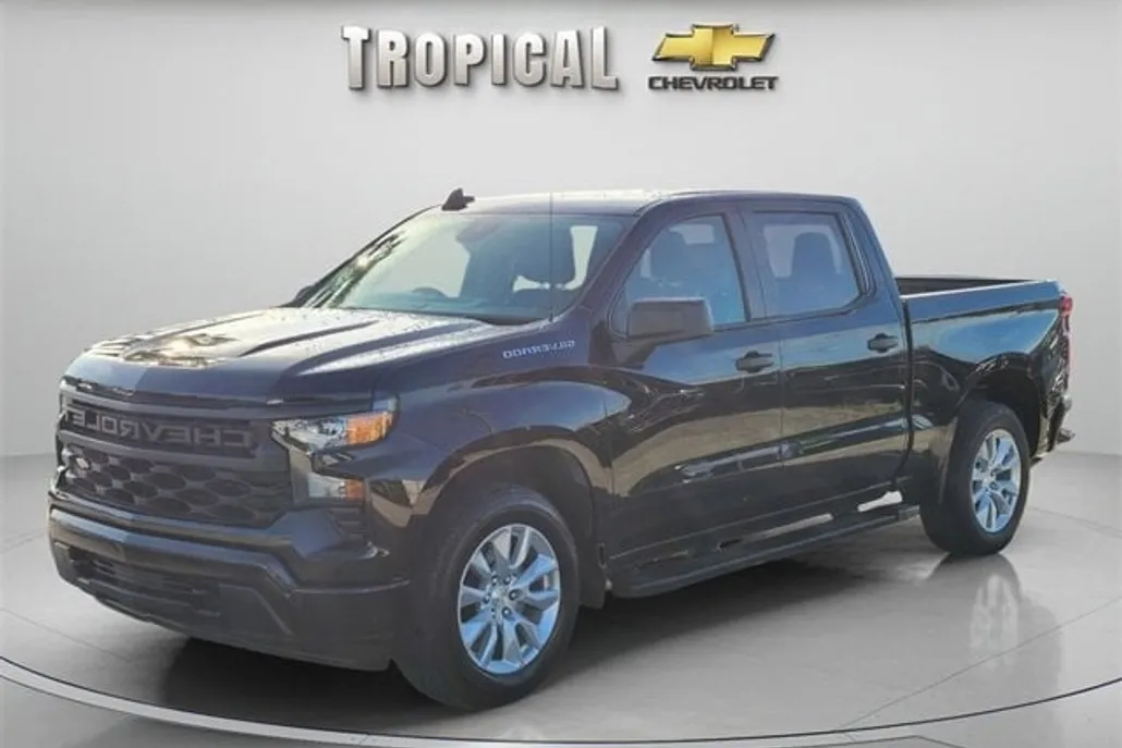 2023 Chevrolet Silverado 1500 Custom photo 1