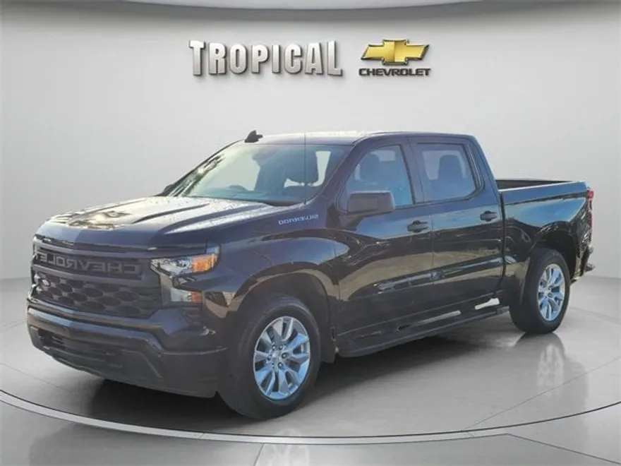 2023 Chevrolet Silverado 1500 Custom photo 1